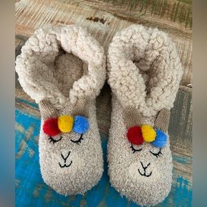 Soft, cozy women’s/teens Llama slipper booties